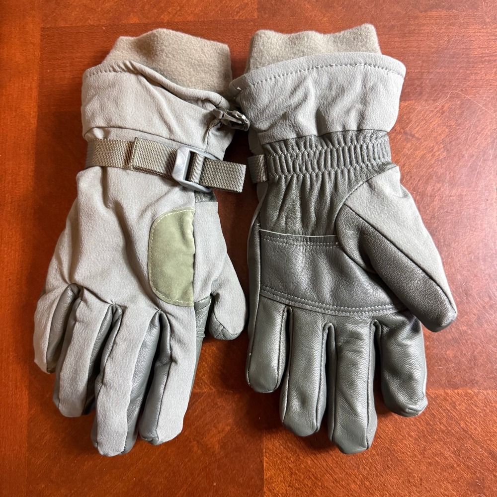 US Military StringKing Intermediate Cold Wet Gloves Foliage Green Medium